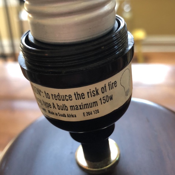 Threshold  wicker accent lamp. Wooden base and trim. Good condition.Plug in - Picture 4 of 7